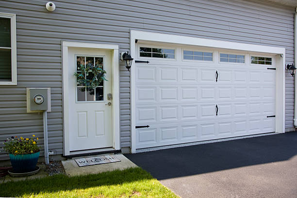 24/7 Emergency Garage Door Panel Replacement experts in Chetopa, KS